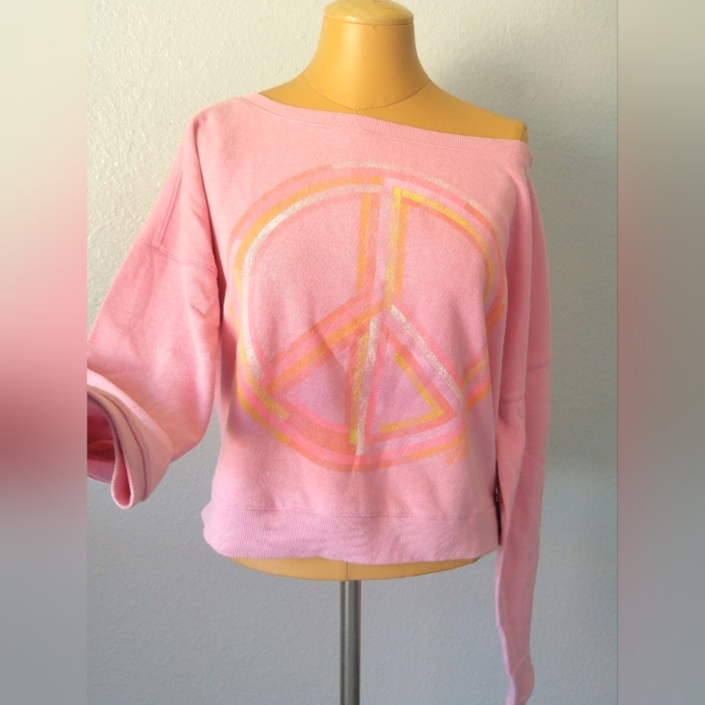 VS Pink Medium Thick Sport Pullover